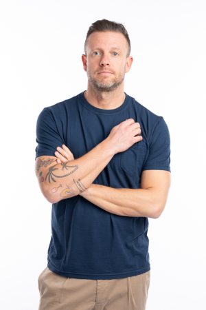 T-shirt fiammata con taschino